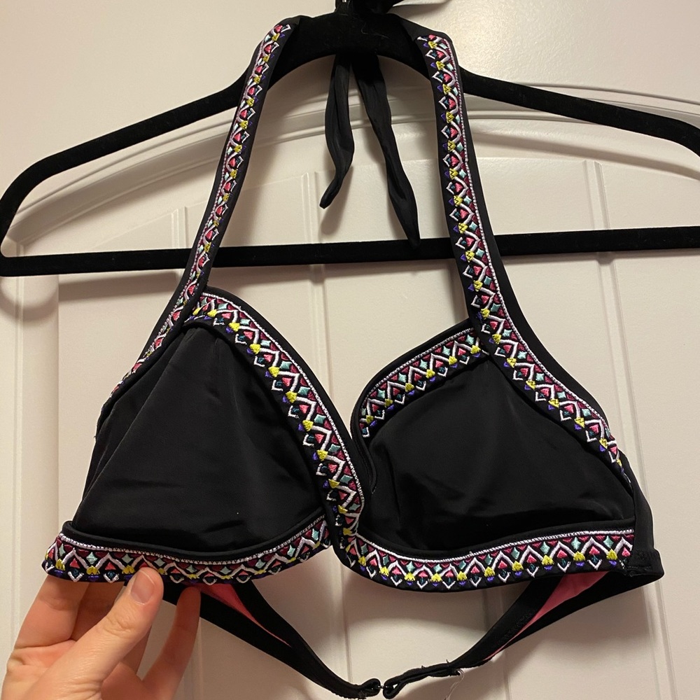 VS pink geometric bikini top
